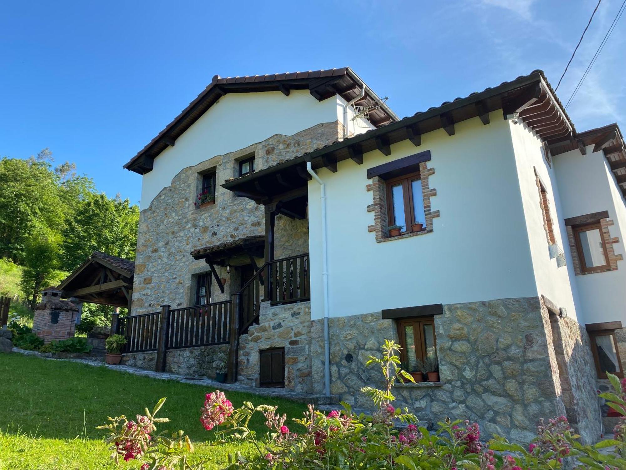 Apartamentos Rurales La Caviana Cangas de Onis Exterior photo