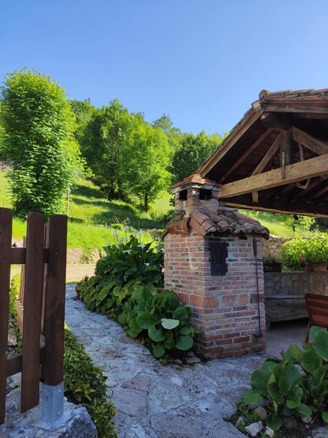 Apartamentos Rurales La Caviana Cangas de Onis Exterior photo